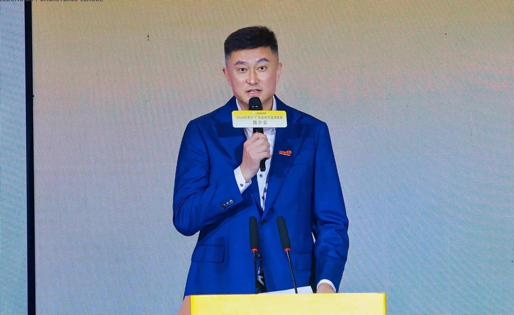 九游体育布伦森凭“金色尘埃”特质,让尼克斯距离53年首冠仅差一胜 九游体育布伦森凭“金色尘埃”特质,让尼克斯距离53年首冠仅差一胜