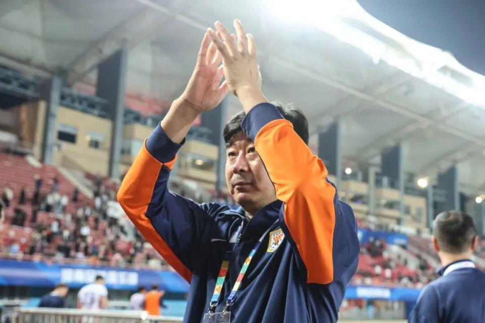 九游体育里姆:比利时本身实力很强,今天场上的球权走势也大多偏向他们 九游体育里姆:比利时本身实力很强,今天场上的球权走势也大多偏向他们