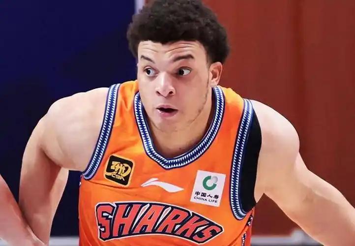 NBA创造历史！8年8个不同球队夺冠，别说马刺路还长