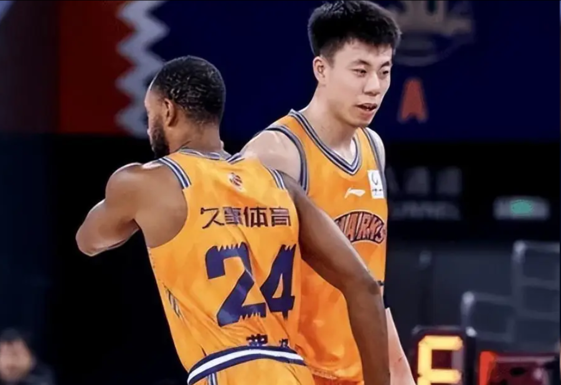 九游体育李月汝4板1助佩奇10份5板7助 飞翼大胜王牌