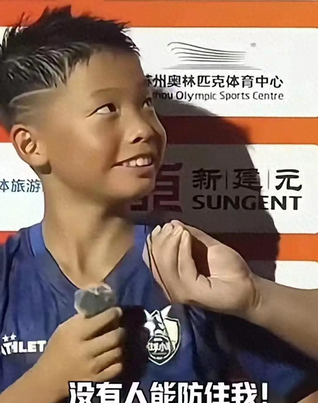 火箭两年合同签下签湖人后场大闸，他们并没有使用全额中产特例？