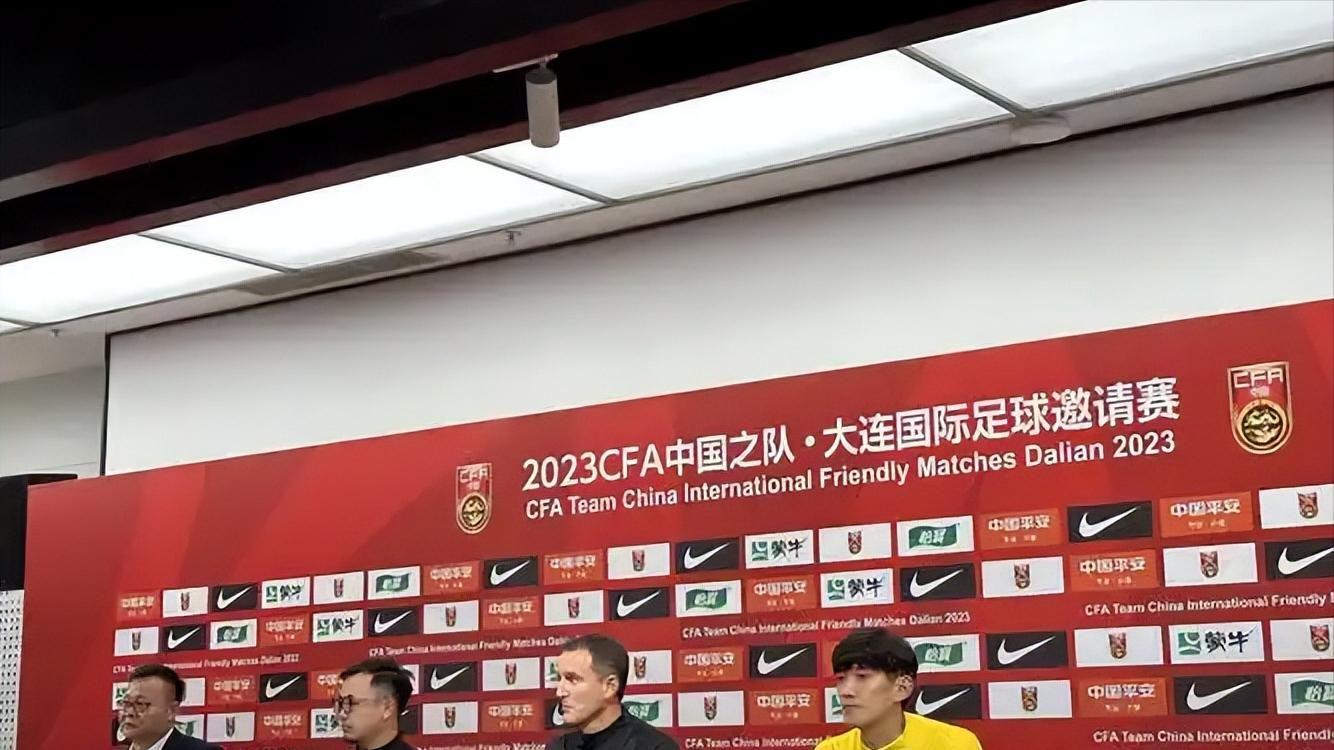 美媒建议老鹰签阿尔瓦拉多 美媒建议老鹰签阿尔瓦拉多