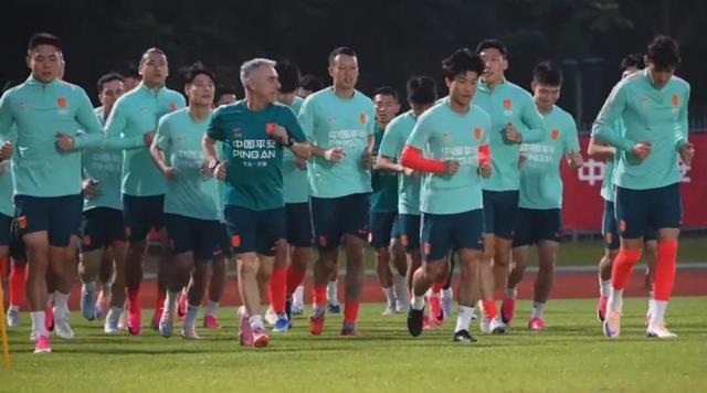 不惧文班垫脚布伦森45+3,唐斯全场2分,尼克斯4 不惧文班垫脚布伦森45+3,唐斯全场2分,尼克斯4