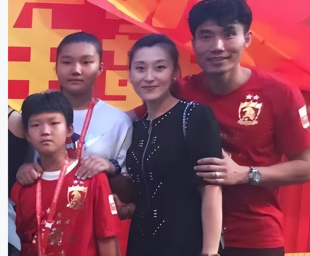 一条评论炸翻联盟！马刺老板之子暗示离队，福克斯休赛期要走？