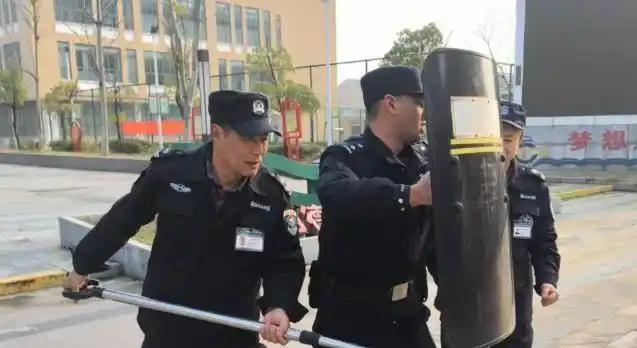 九游体育雄鹿教练组再添两员大将