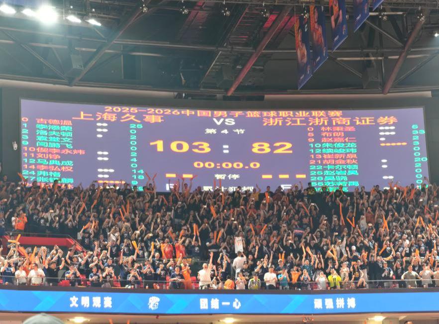 曝邓登对斯普利特的处理方式 在联盟教练圈内留下了负面印象 曝邓登对斯普利特的处理方式 在联盟教练圈内留下了负面印象