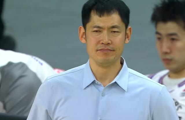 亚历山大遭淘汰后提前开启休赛期训练