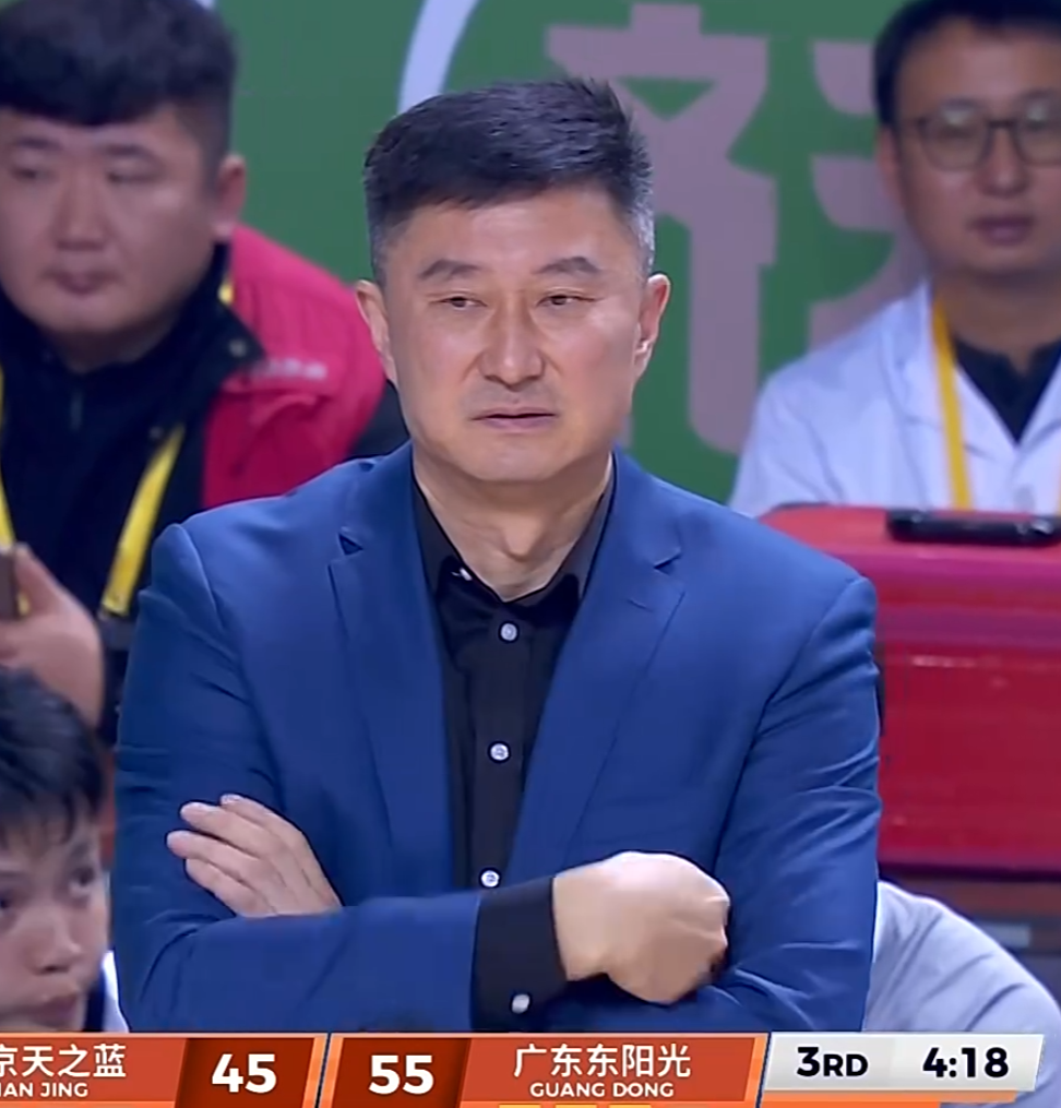 西蒙斯看好勇士得到詹姆斯 西蒙斯看好勇士得到詹姆斯