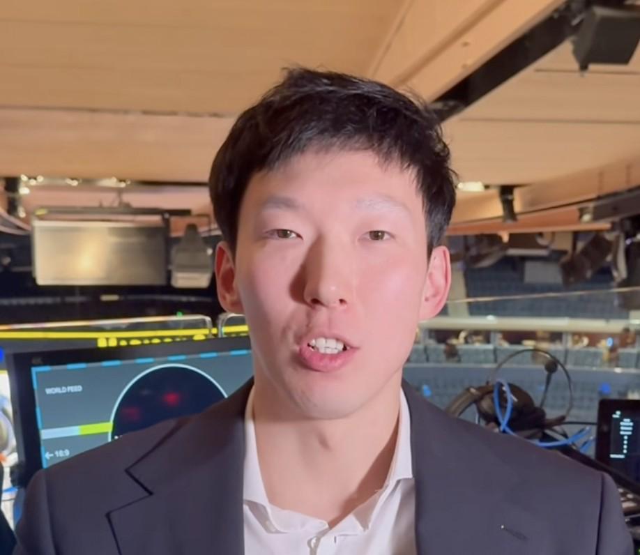 快船对路易维尔大一新星很感兴趣,他们的选择会直接影响其他球队 快船对路易维尔大一新星很感兴趣,他们的选择会直接影响其他球队