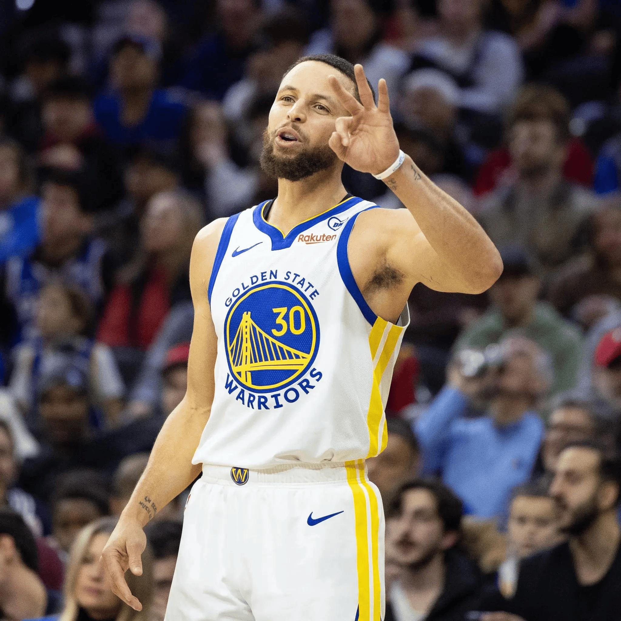 NBA球员齐聚青训营：朗多传授球商，欧文膝伤后首秀状态良好
