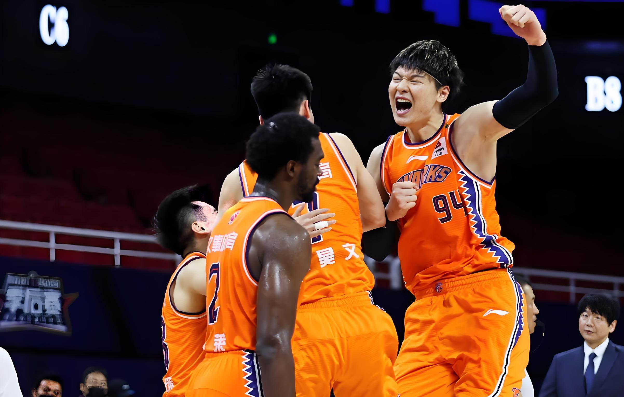 九游体育扎堆离队!湖人三名核心轮换将跳出合同,今夏同时试水自由市场 九游体育扎堆离队!湖人三名核心轮换将跳出合同,今夏同时试水自由市场
