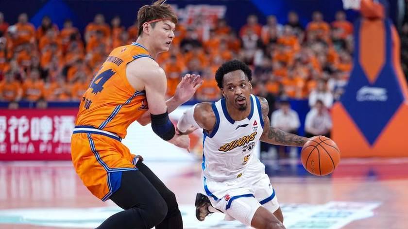 争议！2006年NBA总决赛：韦德的封神之夜，还是联盟黑幕？