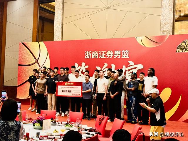 不惧文班垫脚布伦森45+3，唐斯全场2分，尼克斯4